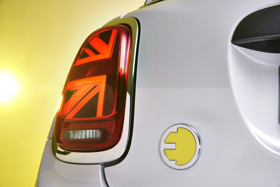 Детали экстерьера Mini Cooper SE (F56) 2019 года  (WW) (фото 93 из 132)